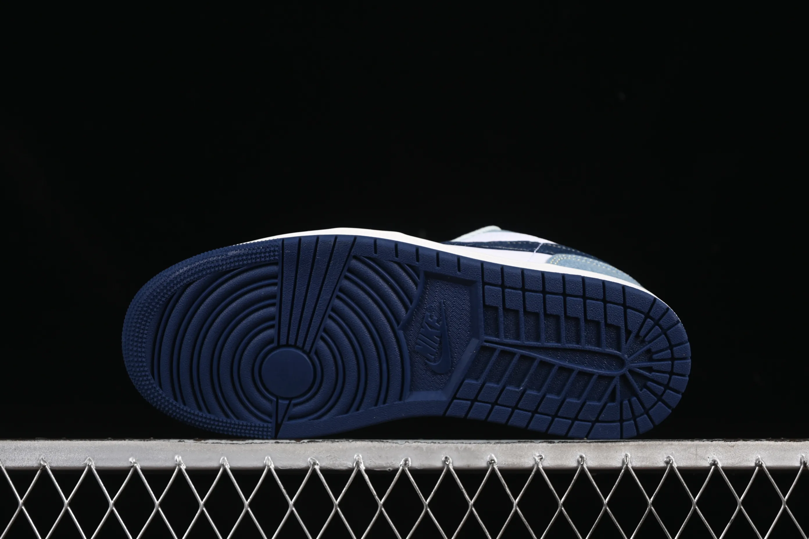 All categories Air Jordan Jordan series basketball shoes Air Jordan 1 Low G version pure original Air Jordan 1 Low "Canadian Tuxedo" AJ1 Joe 1 cowboy trend low-top basketball shoes IH0648-141
